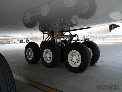 北京飛機起落架支柱加載試驗系統